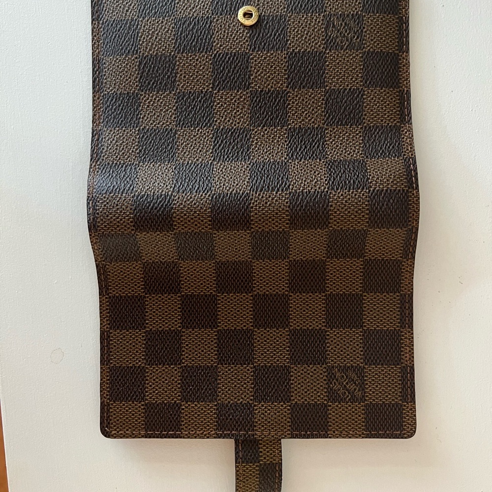 LOUIS VUITTON
Small Ring Agenda Cover - Picture 5 of 9